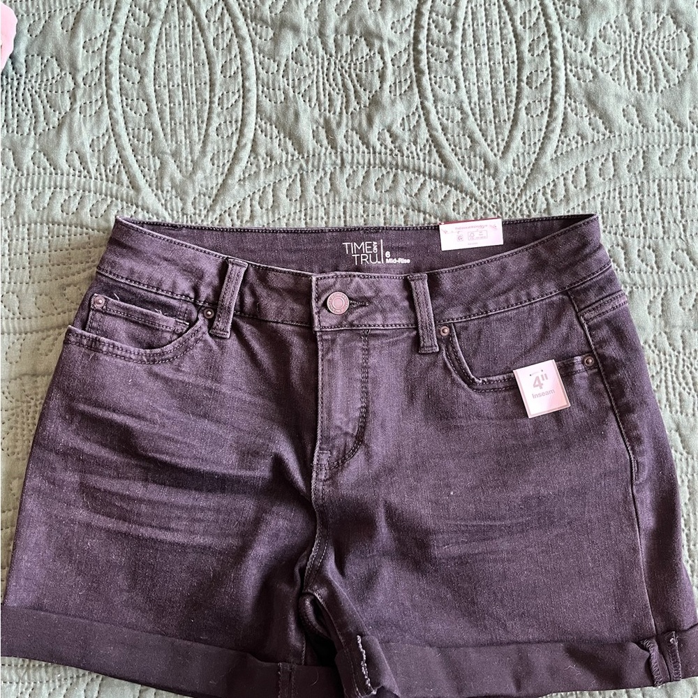 Time and Tru Women's Black Denim Shorts
